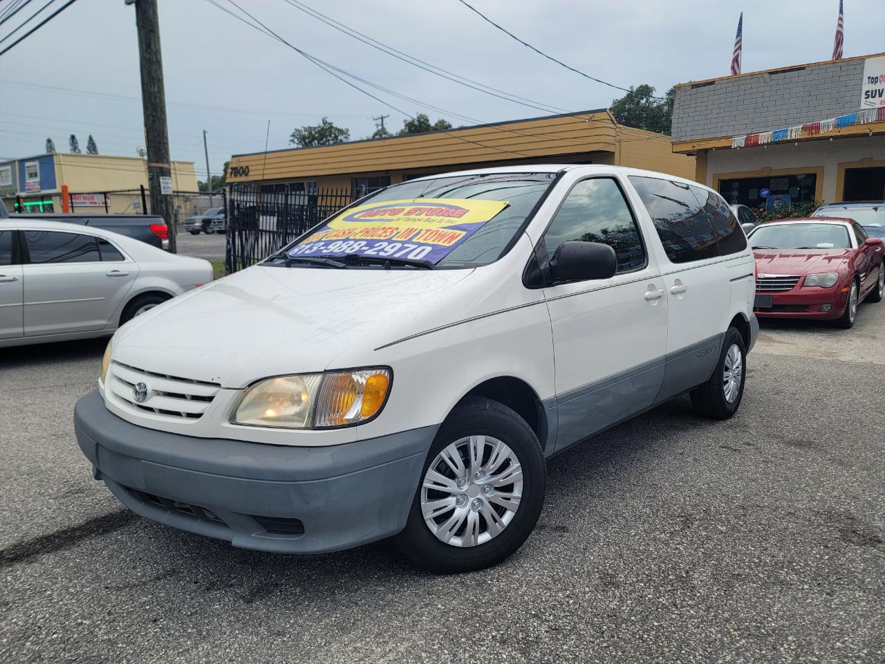 Toyota Sienna LE 2002