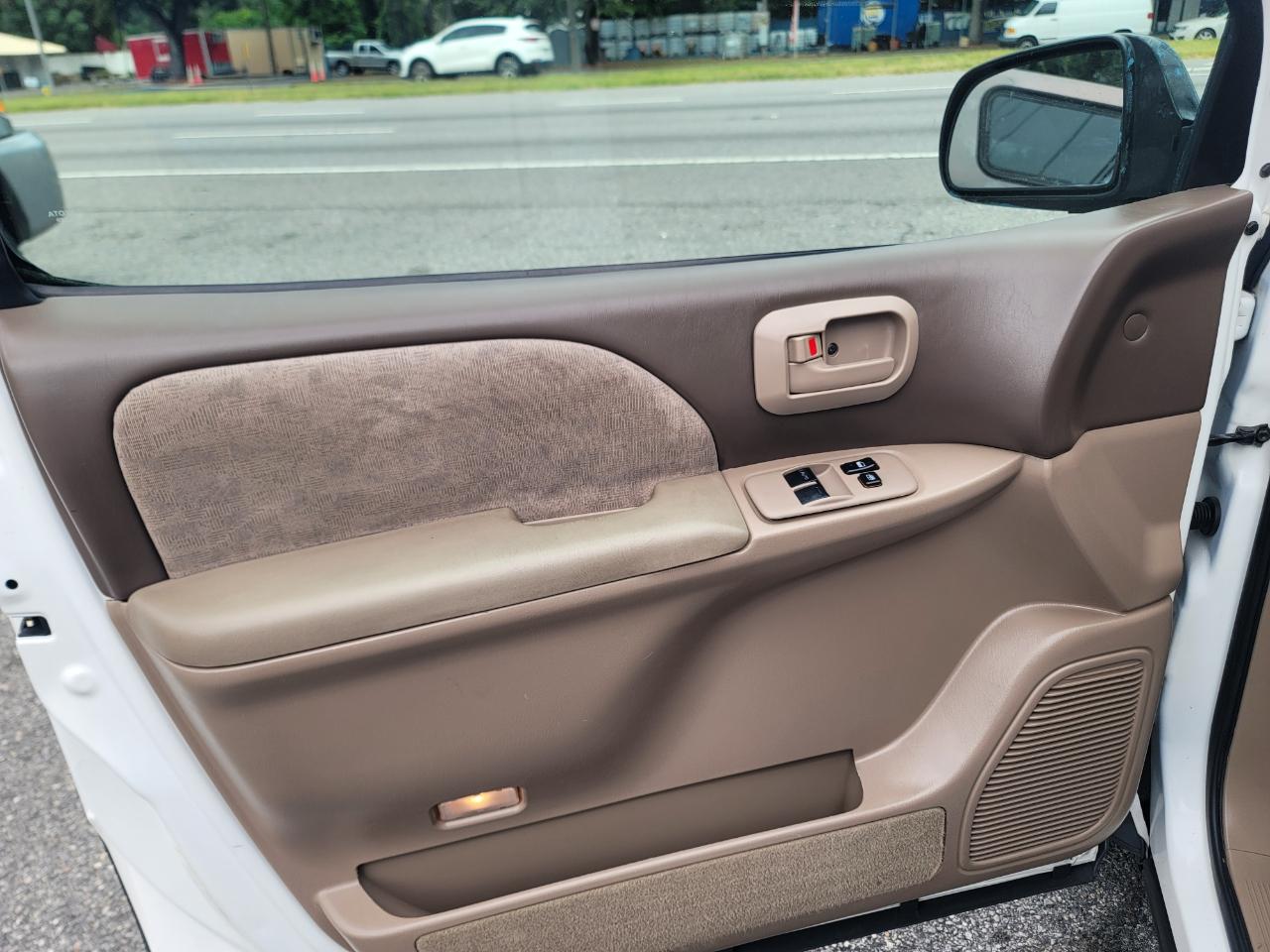 Toyota Sienna LE 2002