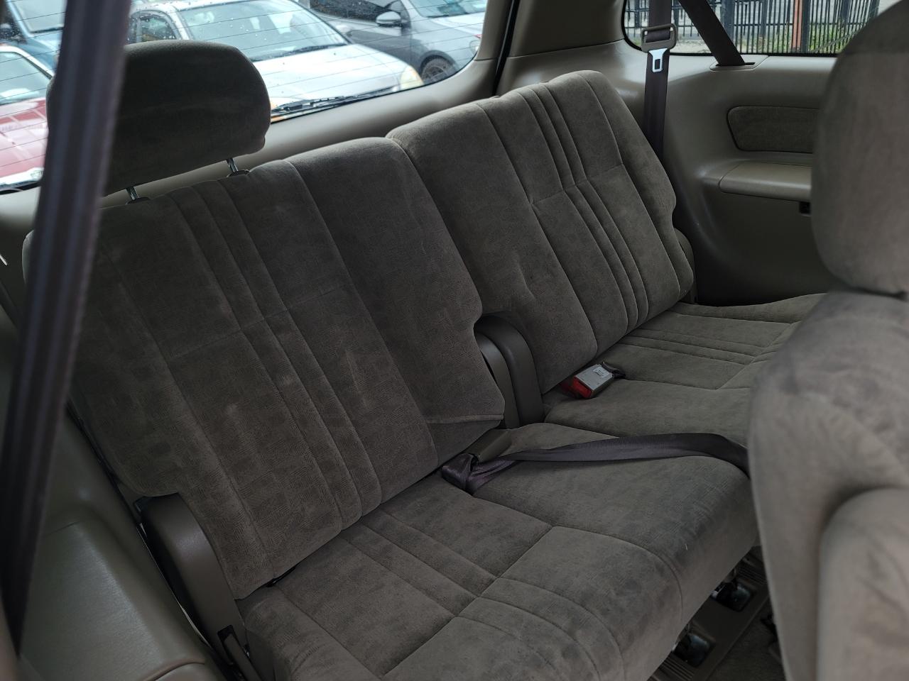 Toyota Sienna LE 2002