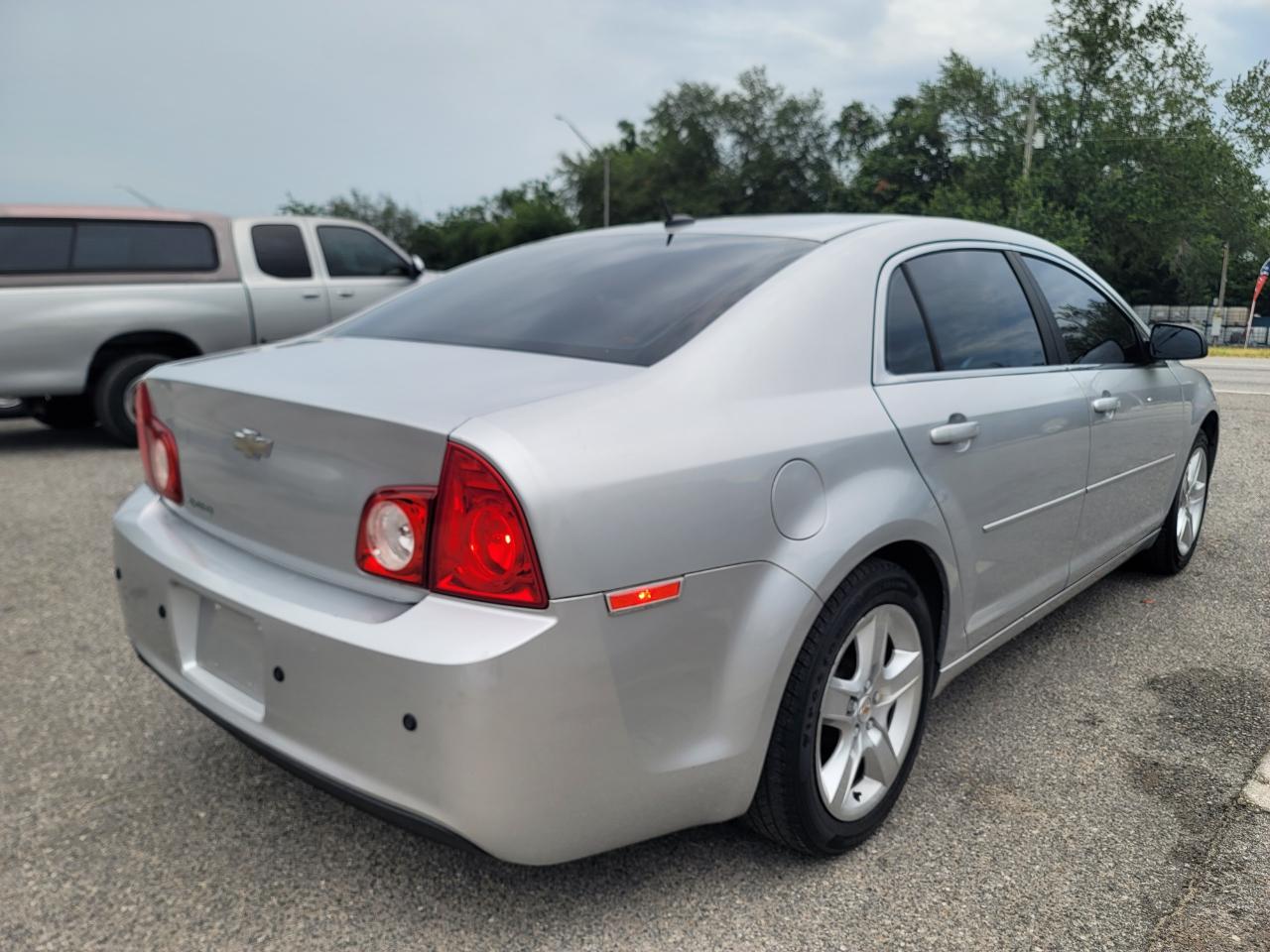 Chevrolet Malibu LS 2011