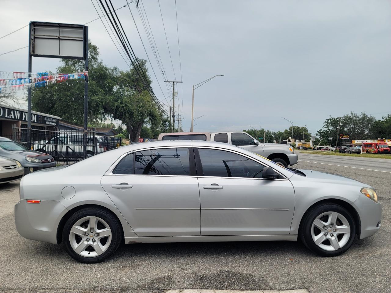Chevrolet Malibu LS 2011