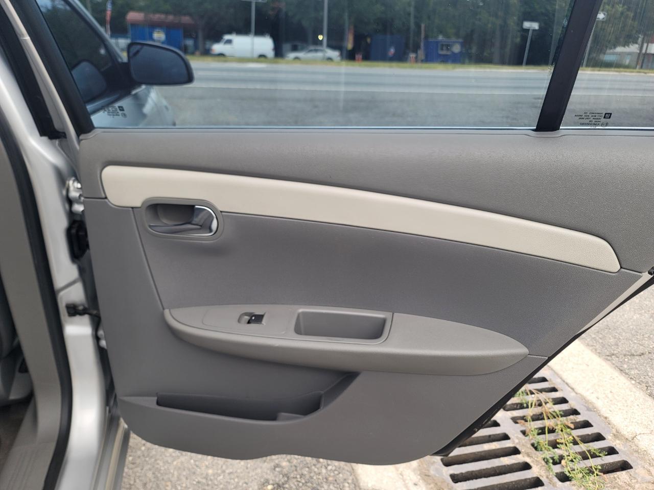 Chevrolet Malibu LS 2011