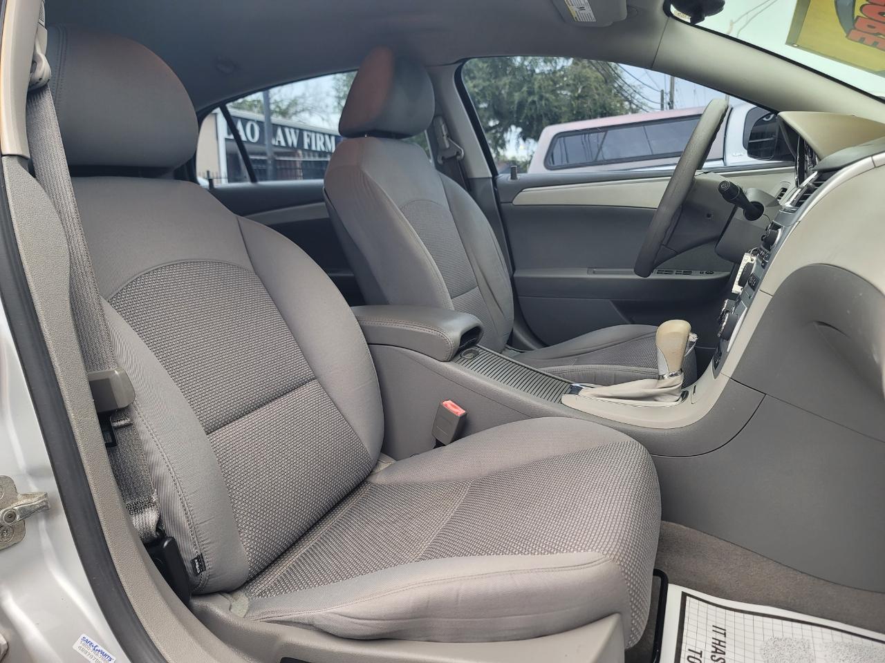 Chevrolet Malibu LS 2011