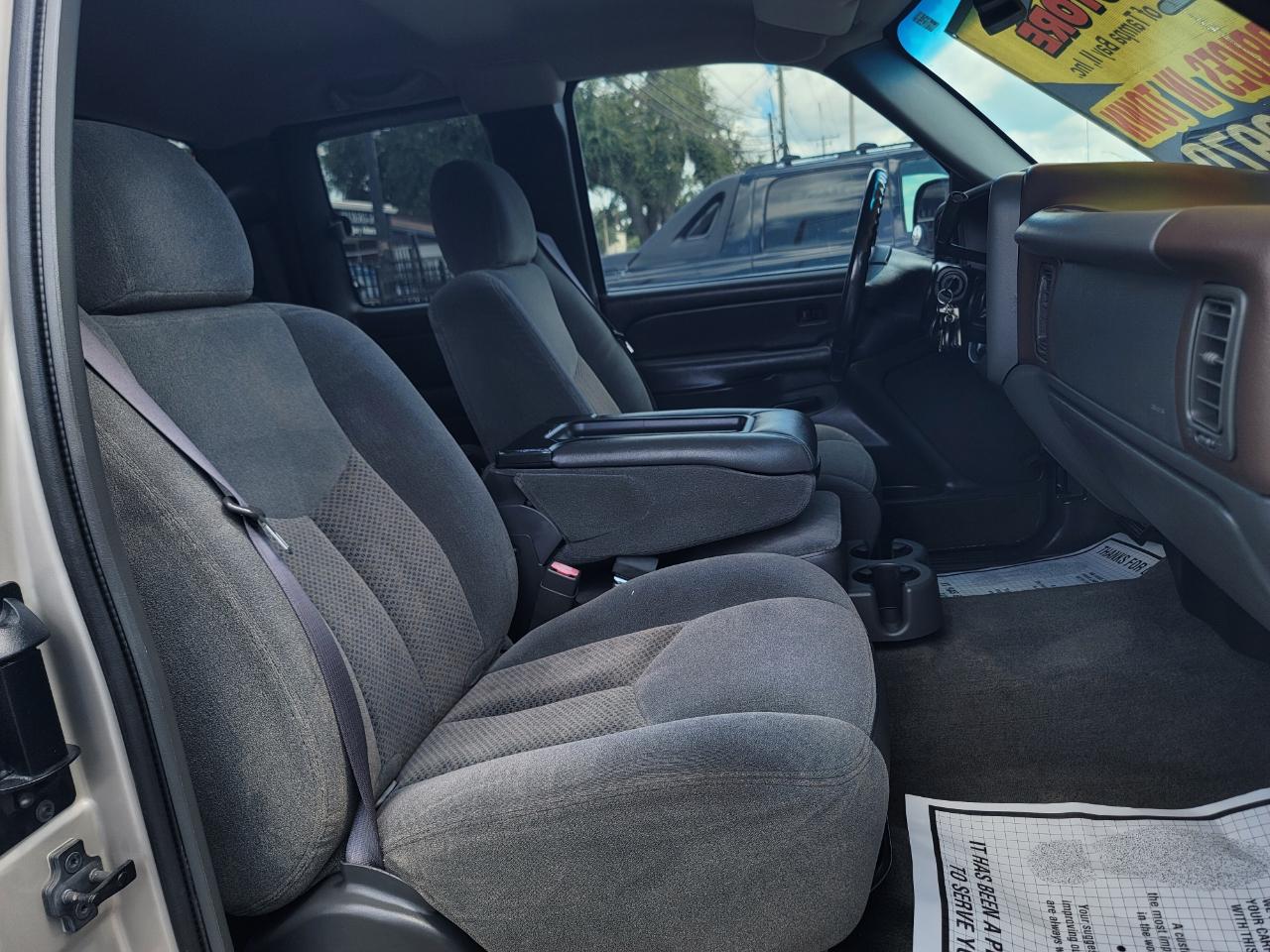 Chevrolet Silverado 1500 Work Truck Ext. Cab Short Bed 2WD 2004