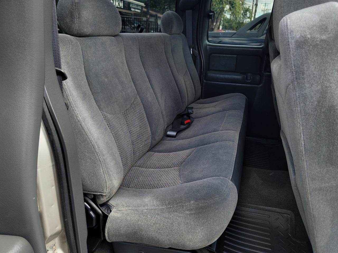 Chevrolet Silverado 1500 Work Truck Ext. Cab Short Bed 2WD 2004