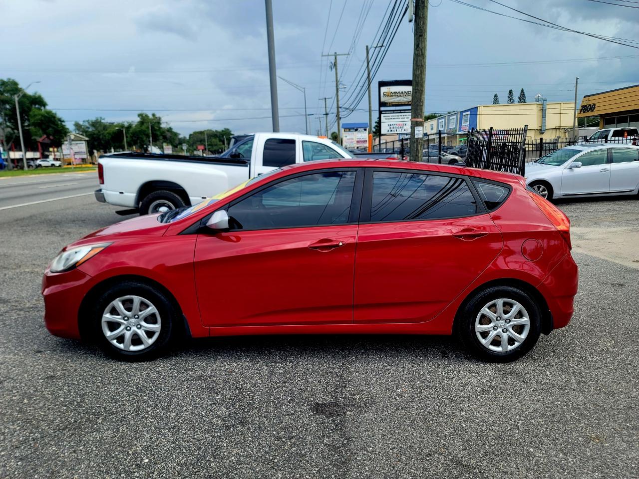 Hyundai Accent GS 5-Door 2013