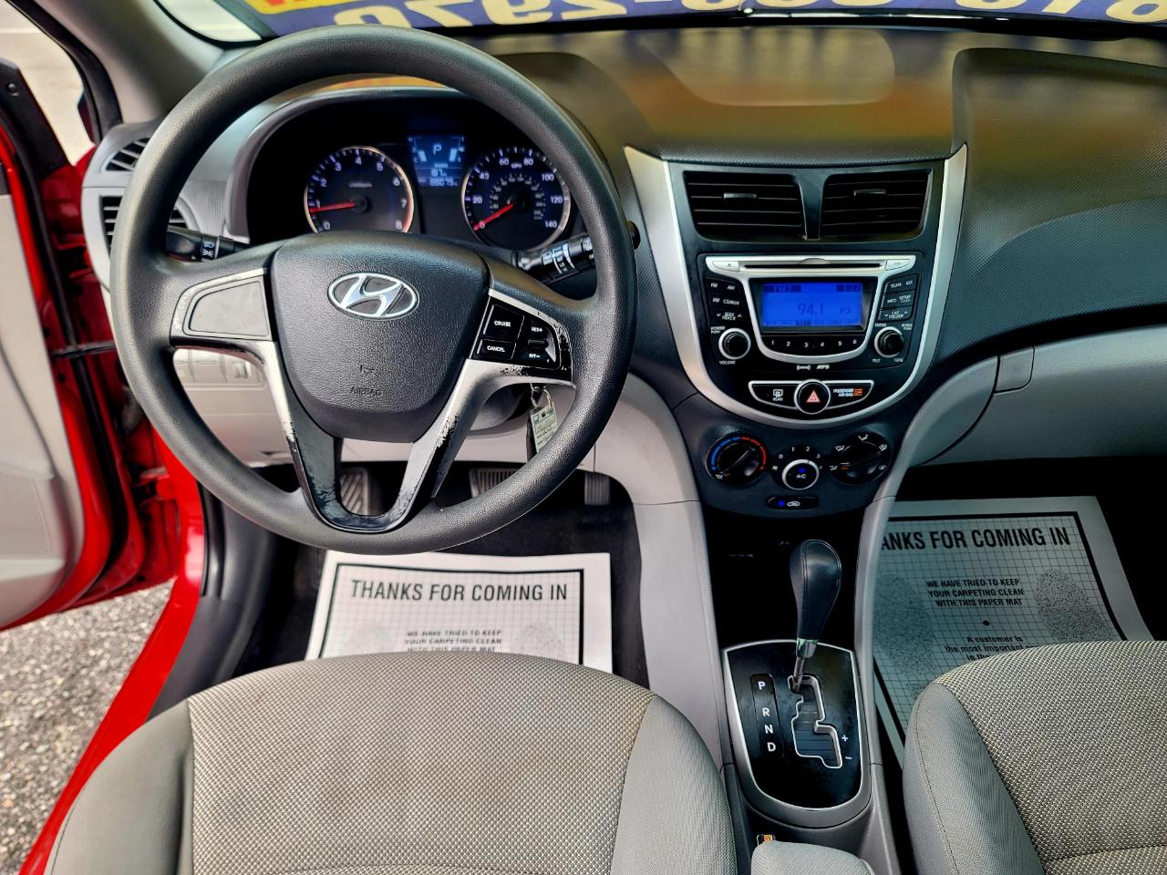 Hyundai Accent GS 5-Door 2013