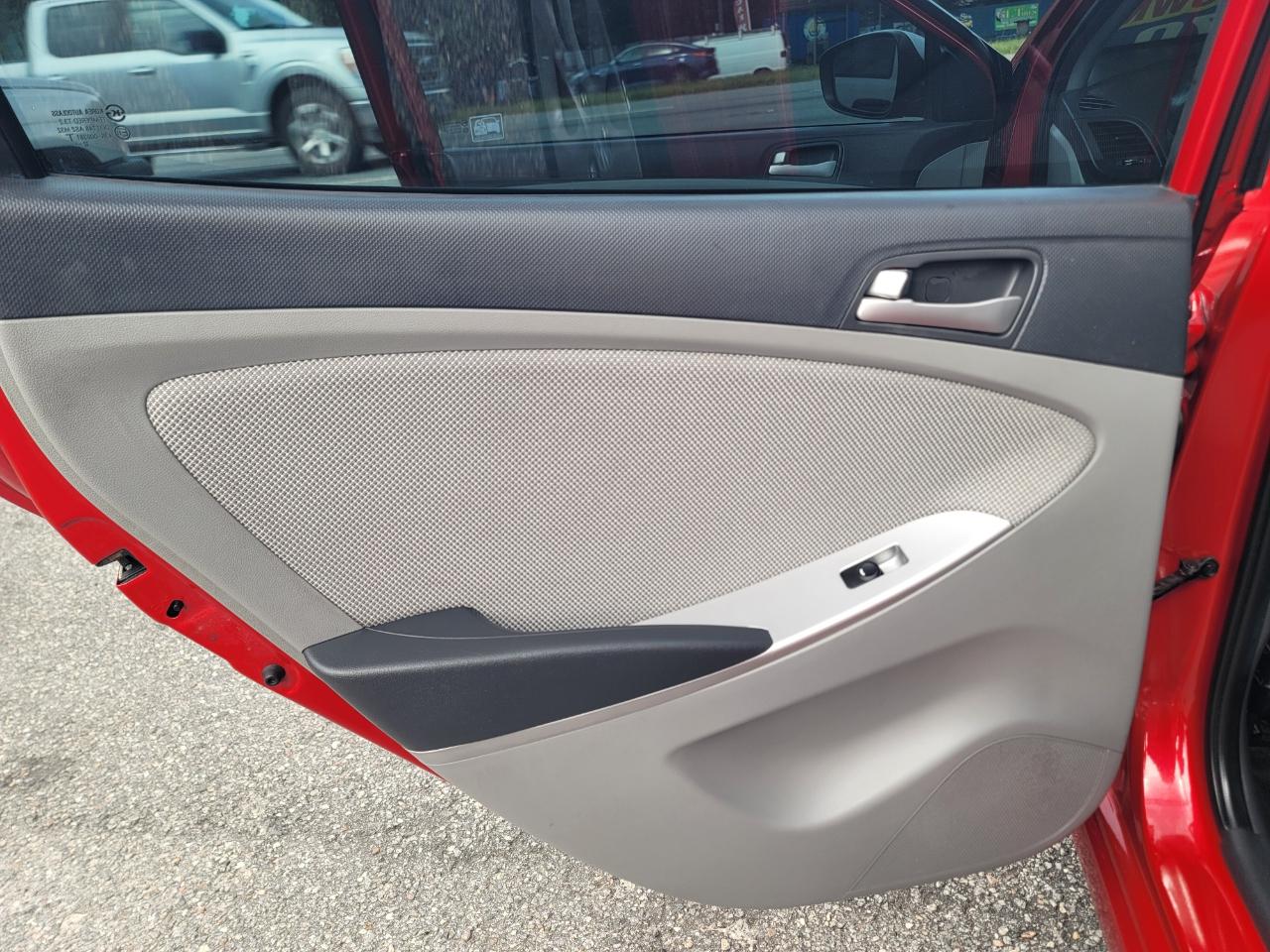 Hyundai Accent GS 5-Door 2013