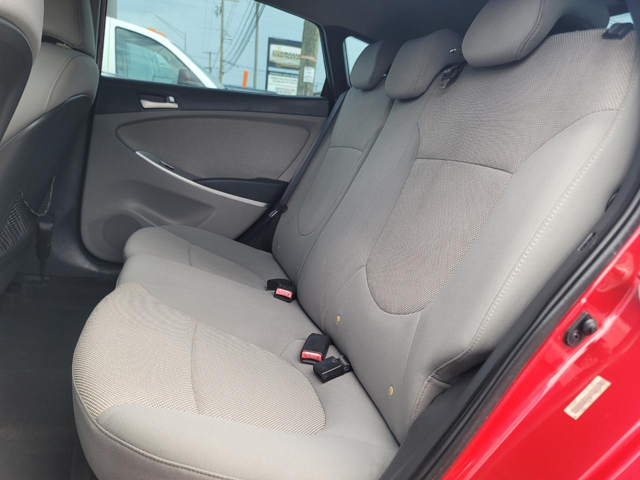 Hyundai Accent GS 5-Door 2013
