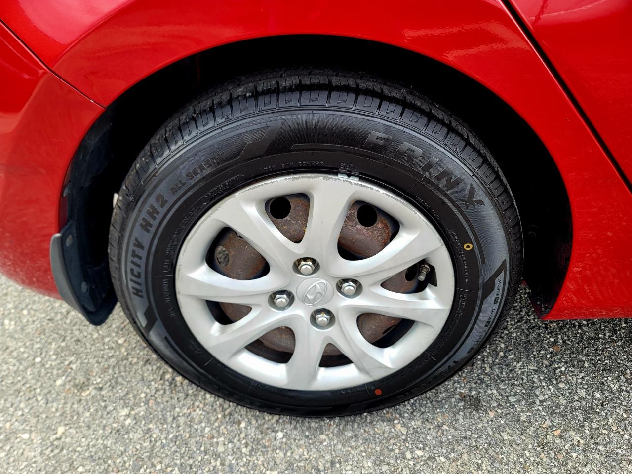 Hyundai Accent GS 5-Door 2013