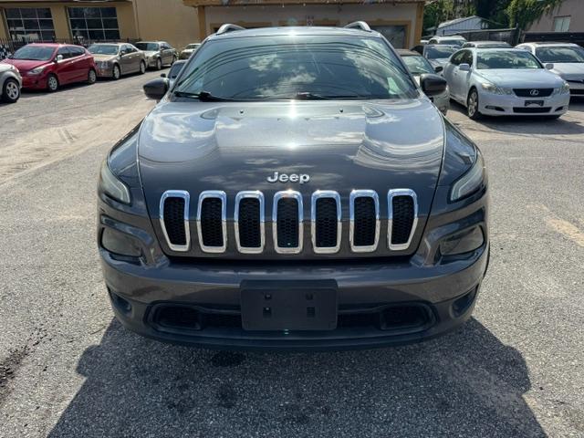 Jeep Cherokee Latitude 4WD 2015