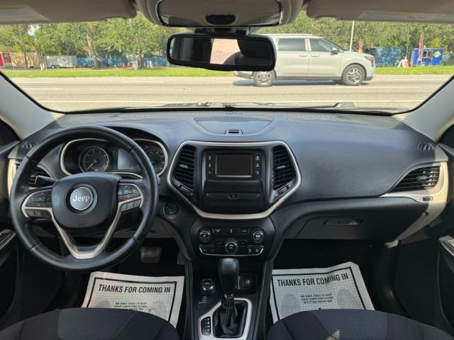 Jeep Cherokee Latitude 4WD 2015