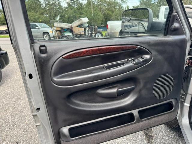 Dodge Ram 2500 Quad Cab Short Bed 2WD 2001