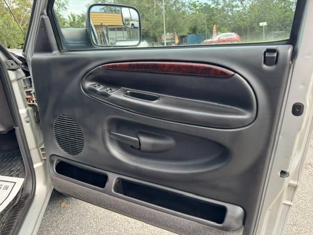 Dodge Ram 2500 Quad Cab Short Bed 2WD 2001