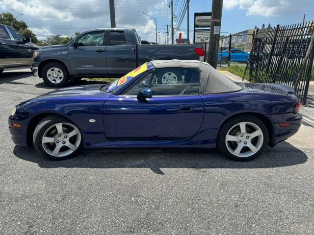 Mazda MX-5 Miata Base 2003