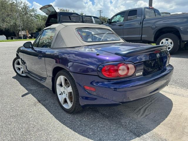 Mazda MX-5 Miata Base 2003