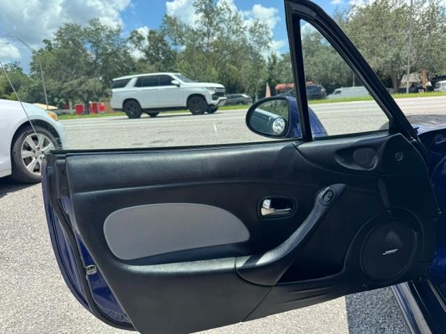 Mazda MX-5 Miata Base 2003