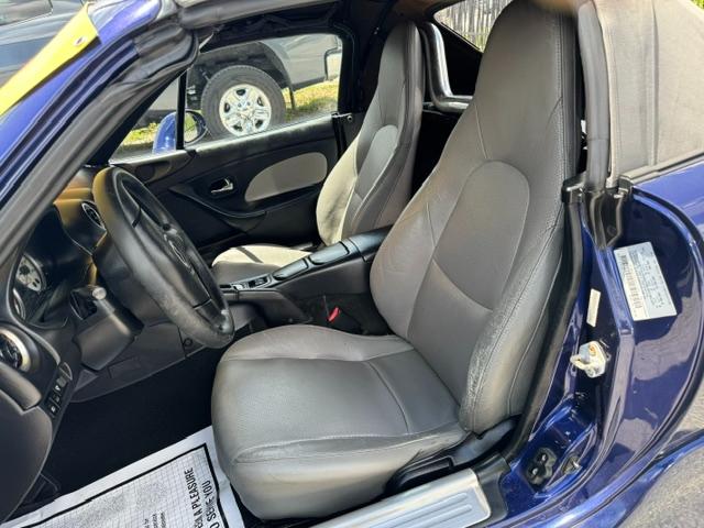 Mazda MX-5 Miata Base 2003