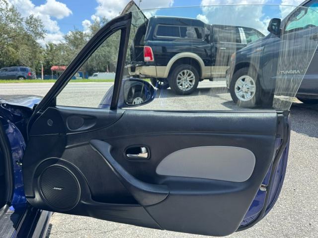 Mazda MX-5 Miata Base 2003
