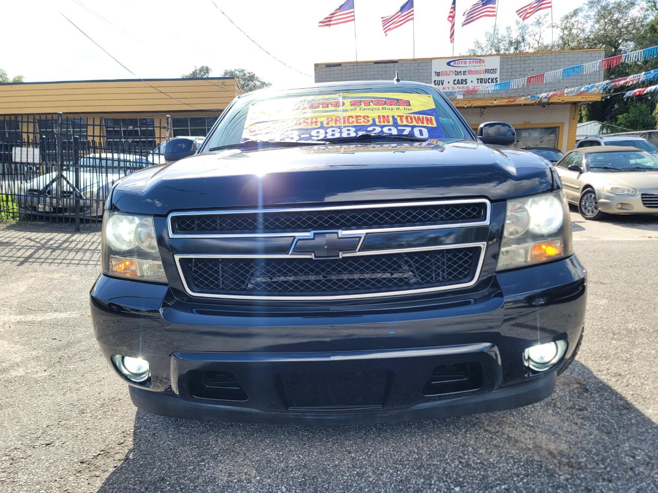 Chevrolet Suburban LT 2WD 2011