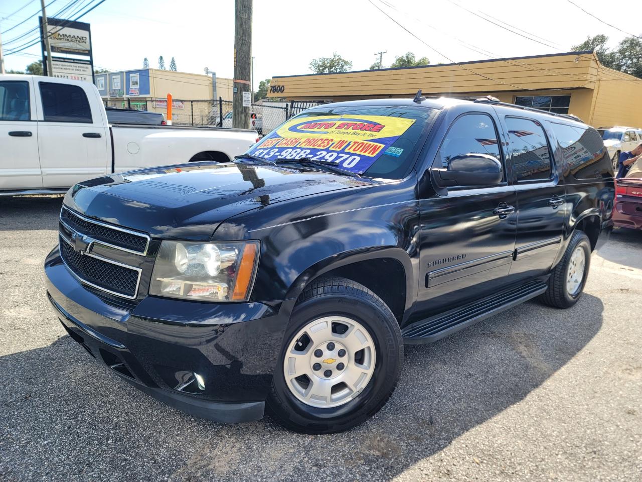 Chevrolet Suburban LT 2WD 2011
