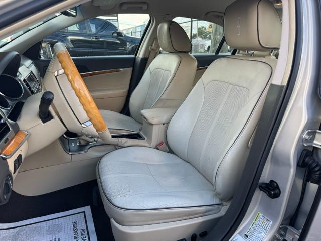 Lincoln MKZ FWD 2010