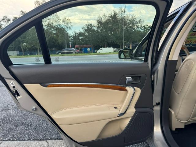 Lincoln MKZ FWD 2010