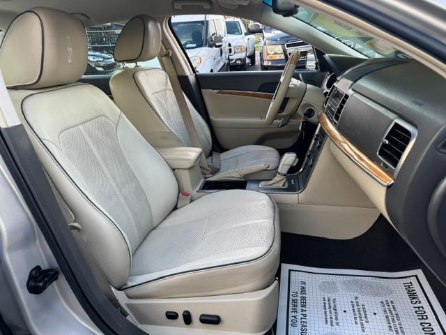 Lincoln MKZ FWD 2010