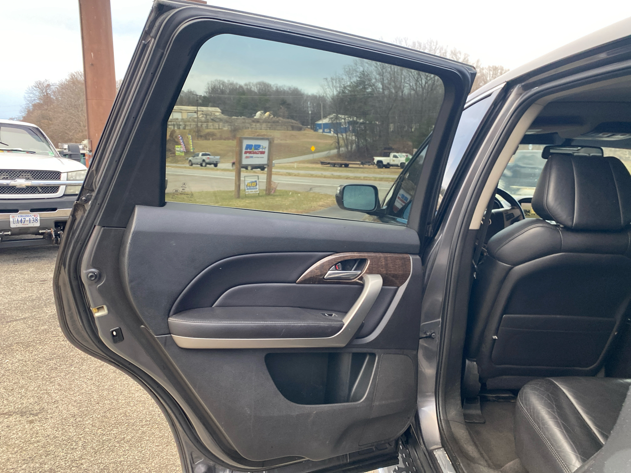 Acura MDX 6-Spd AT w/Tech Package 2011