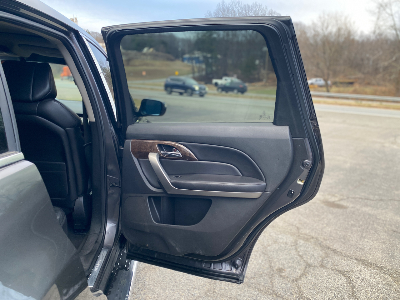 Acura MDX 6-Spd AT w/Tech Package 2011