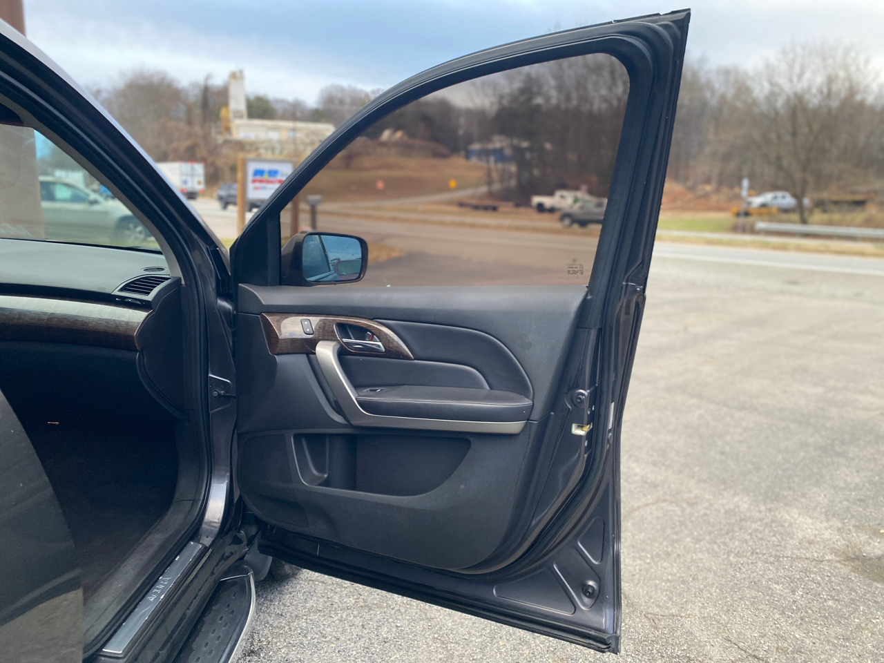 Acura MDX 6-Spd AT w/Tech Package 2011