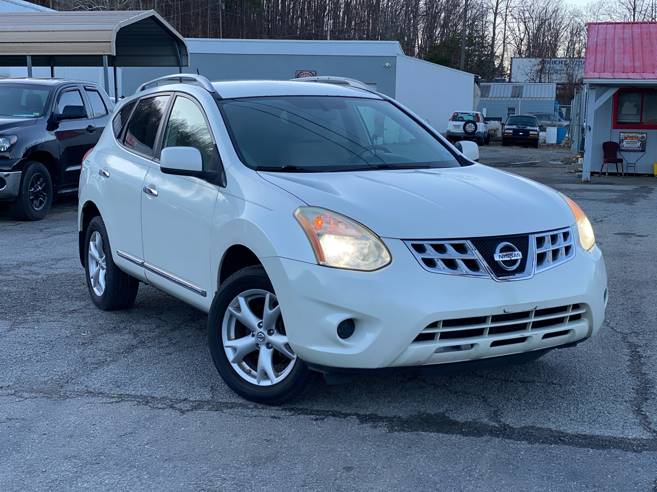 Nissan Rogue SV FWD 2011