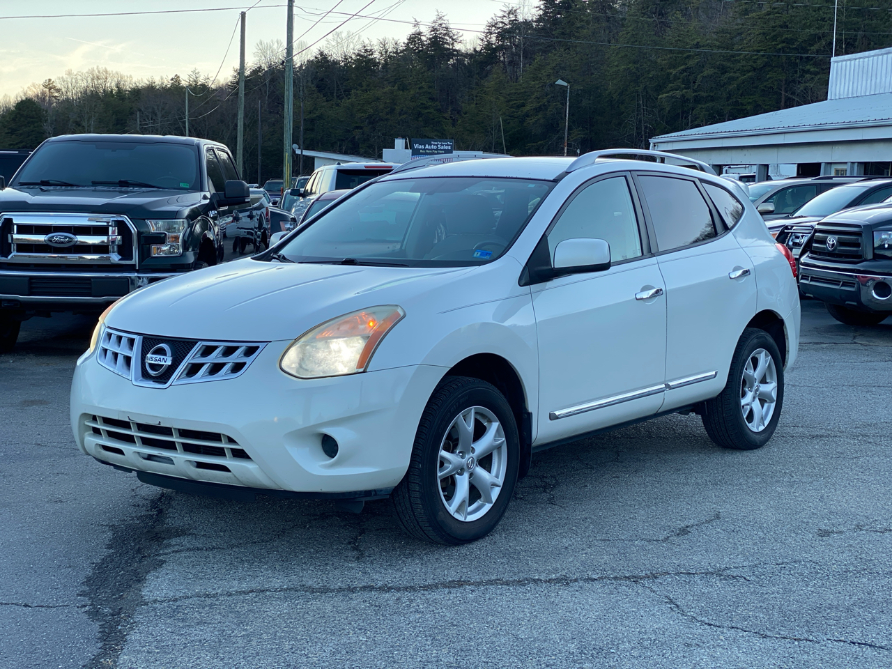 Nissan Rogue SV FWD 2011