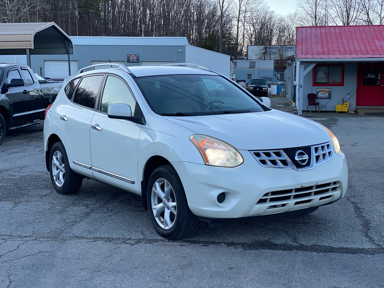 Nissan Rogue SV FWD 2011