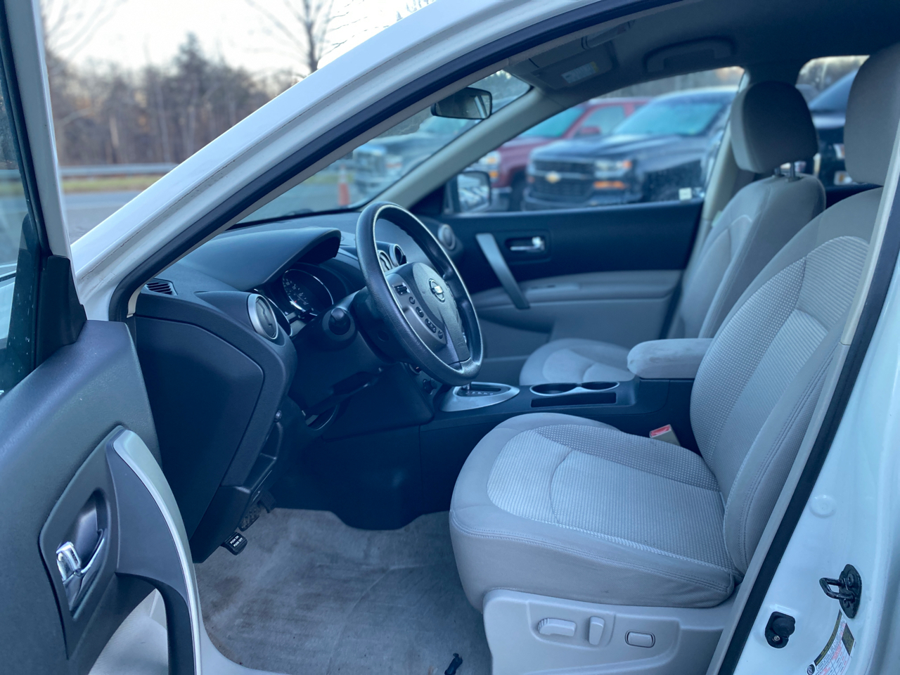 Nissan Rogue SV FWD 2011