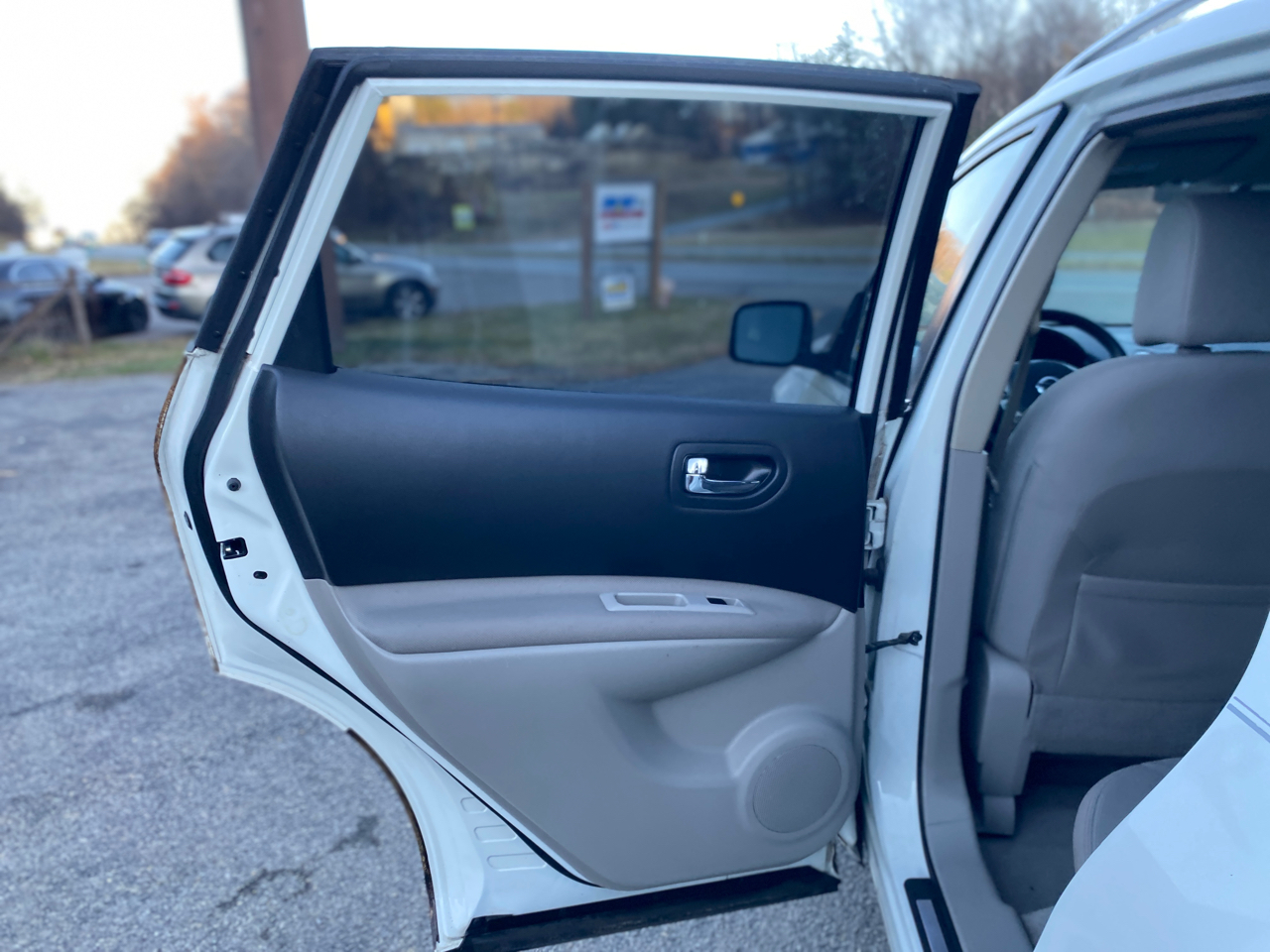 Nissan Rogue SV FWD 2011