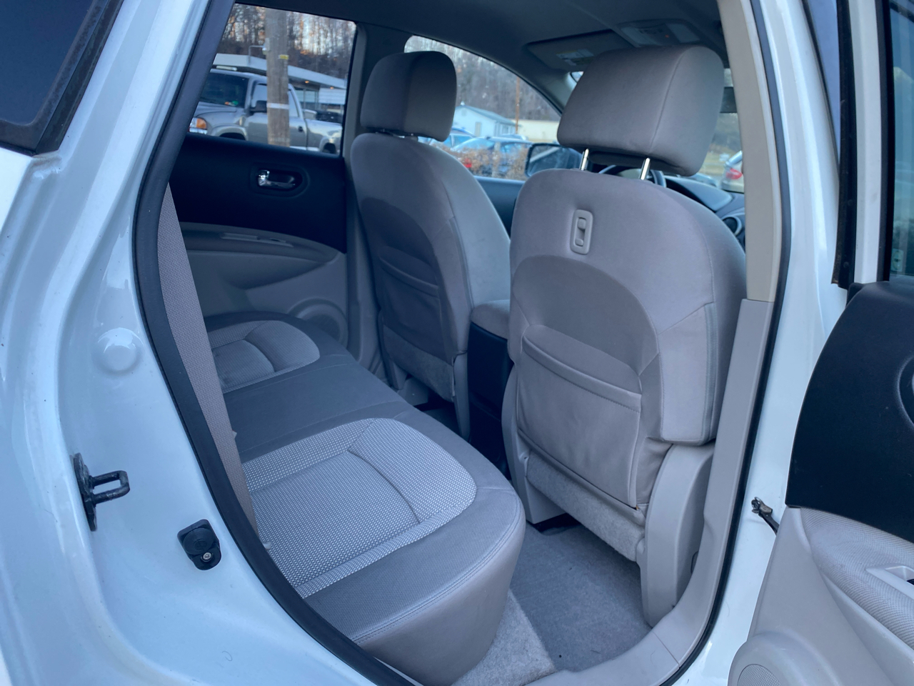 Nissan Rogue SV FWD 2011