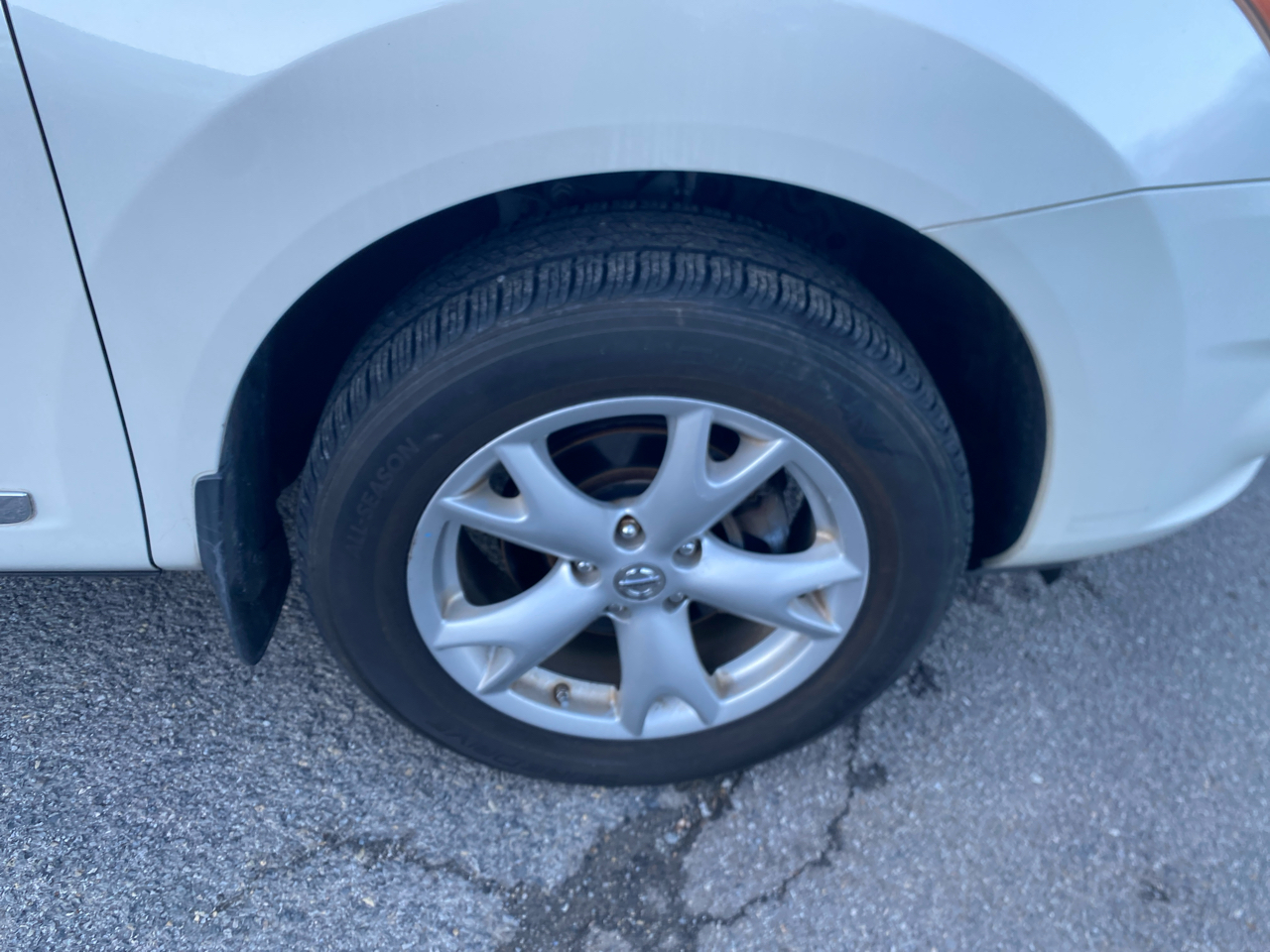 Nissan Rogue SV FWD 2011