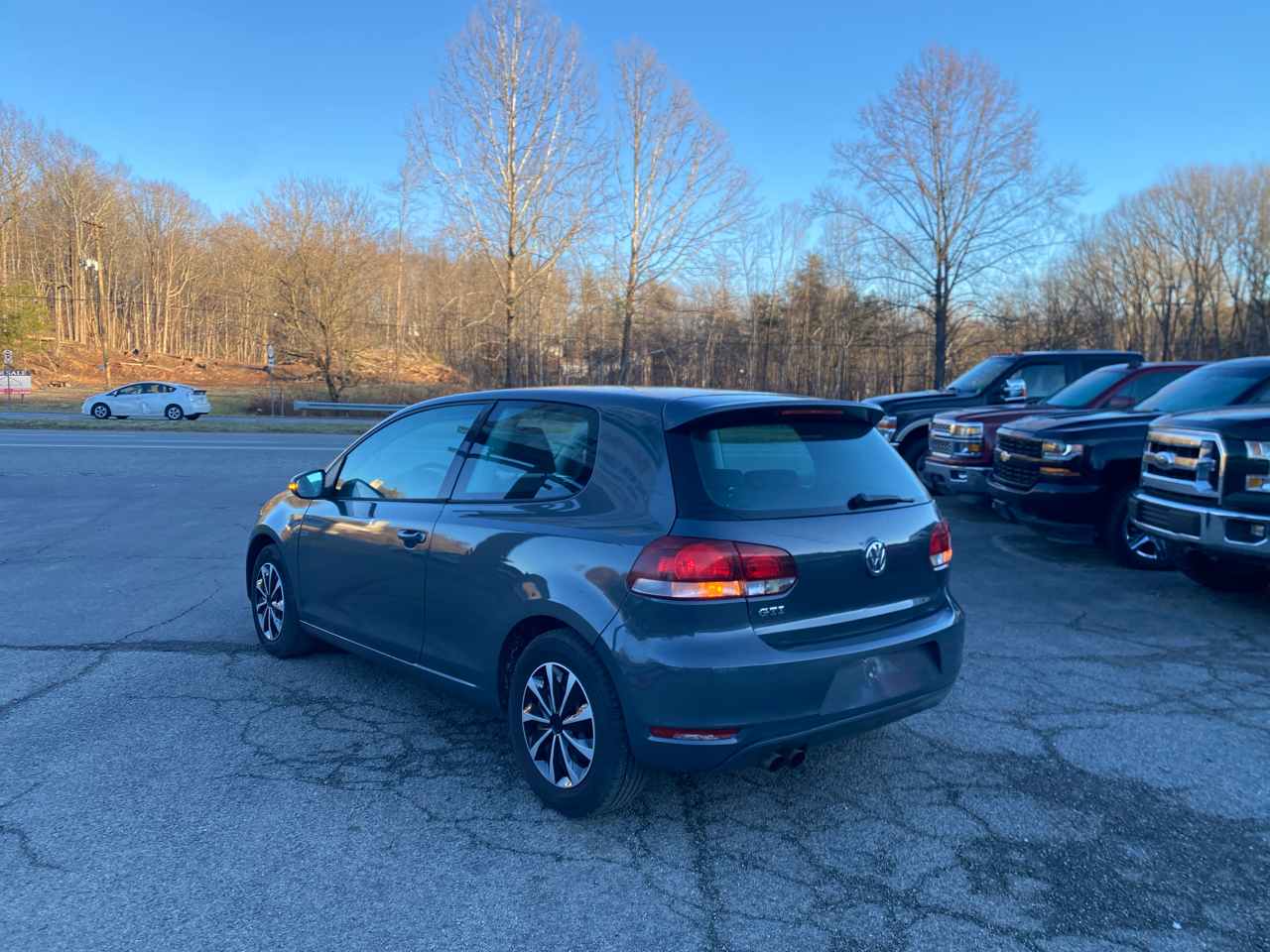 Volkswagen Golf 2.5L 2-Door PZEV 2010