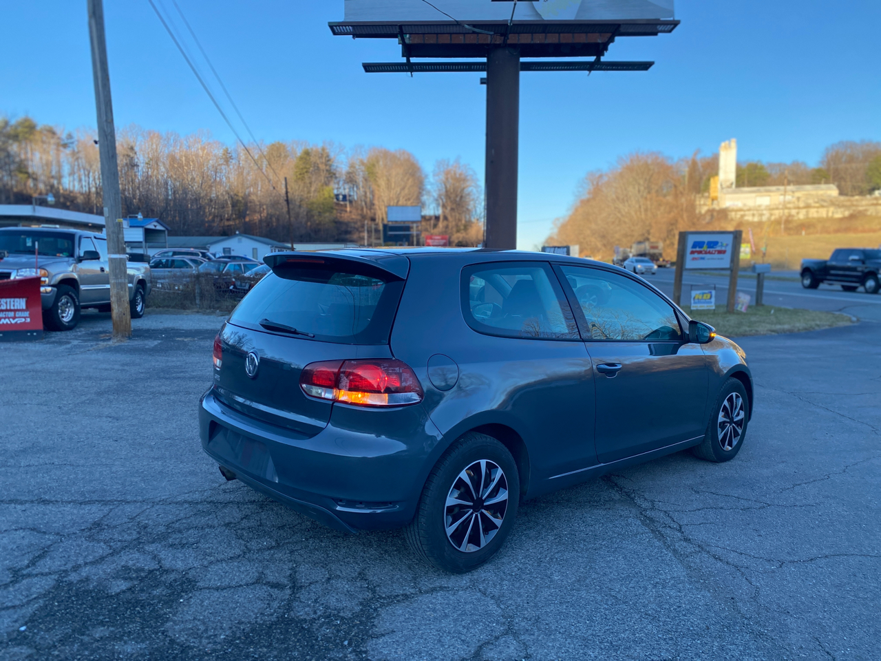 Volkswagen Golf 2.5L 2-Door PZEV 2010