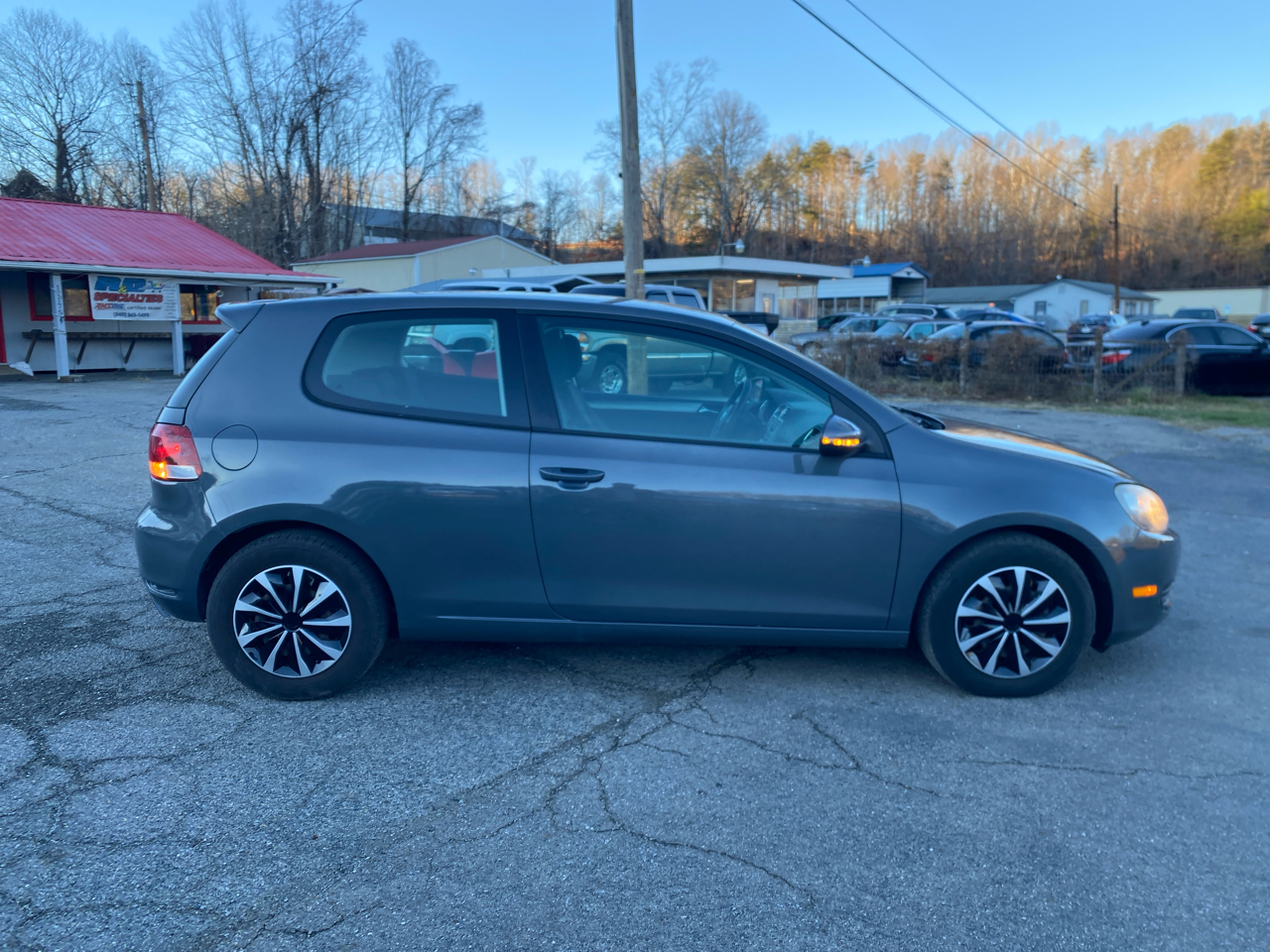 Volkswagen Golf 2.5L 2-Door PZEV 2010