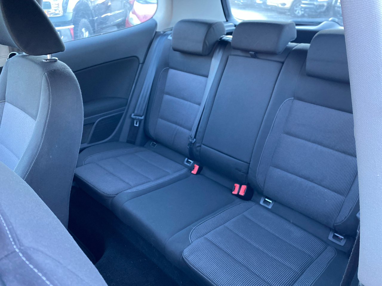 Volkswagen Golf 2.5L 2-Door PZEV 2010