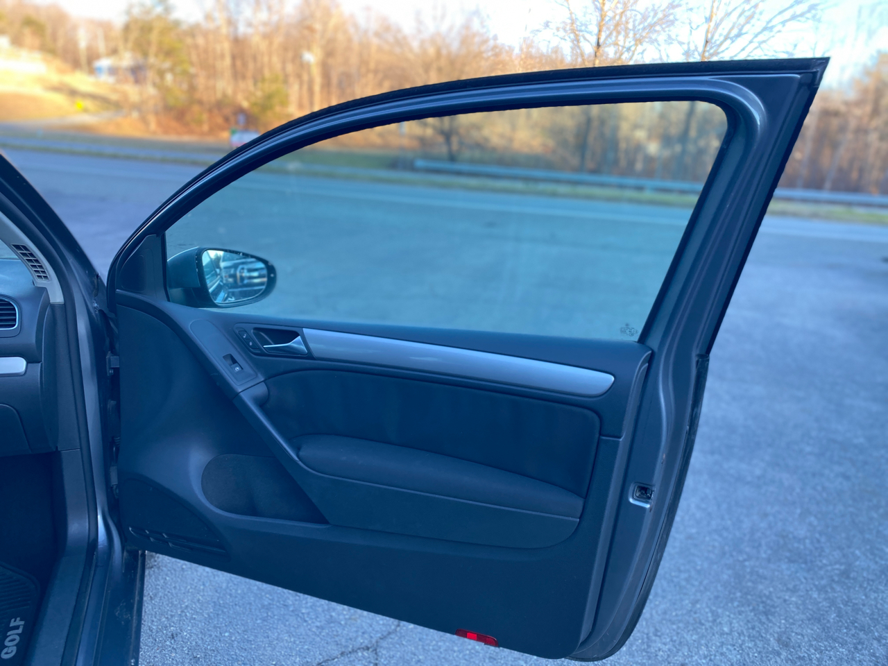 Volkswagen Golf 2.5L 2-Door PZEV 2010