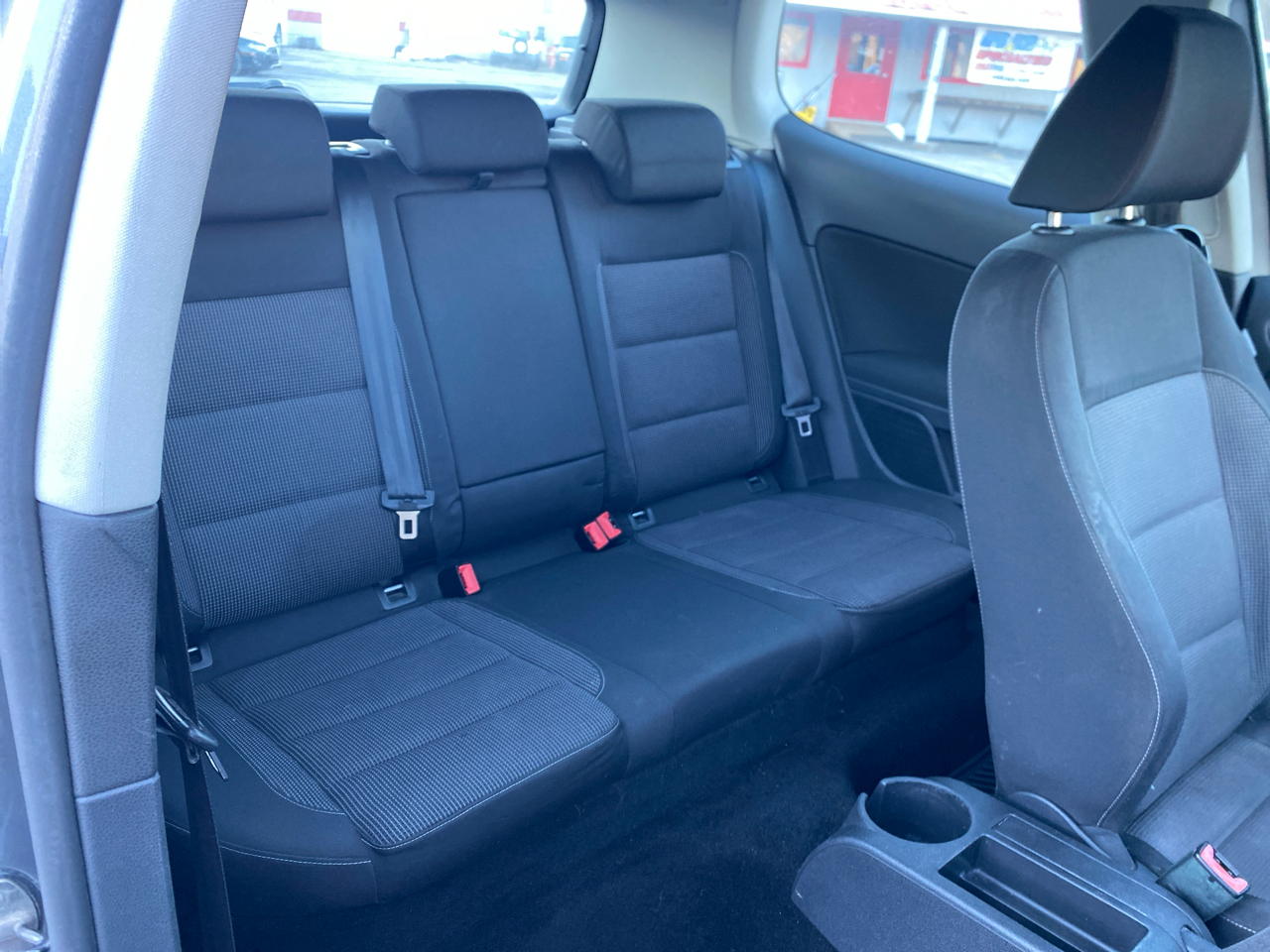 Volkswagen Golf 2.5L 2-Door PZEV 2010