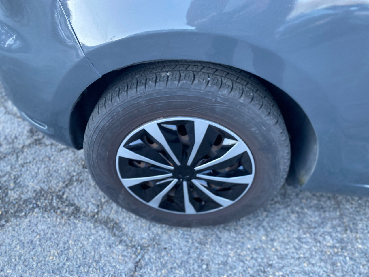 Volkswagen Golf 2.5L 2-Door PZEV 2010