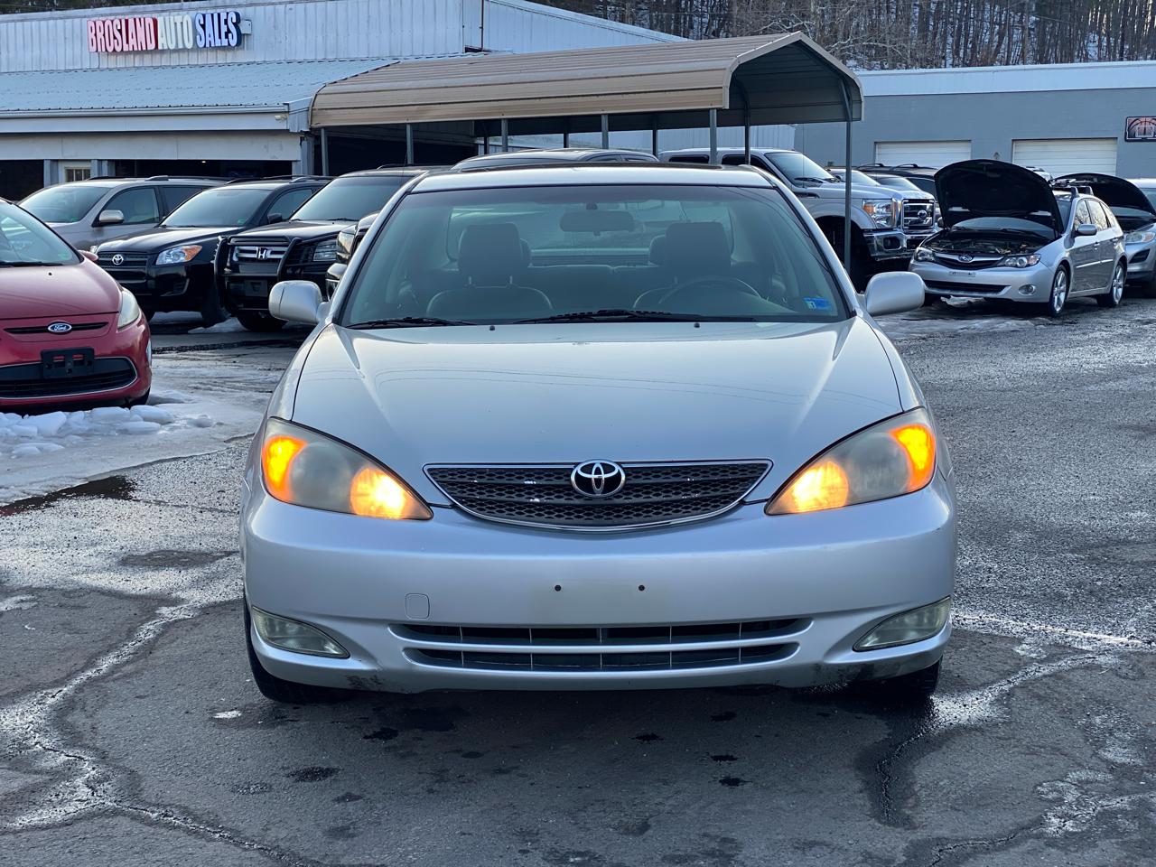 Toyota Camry XLE 4D Sedan 2002