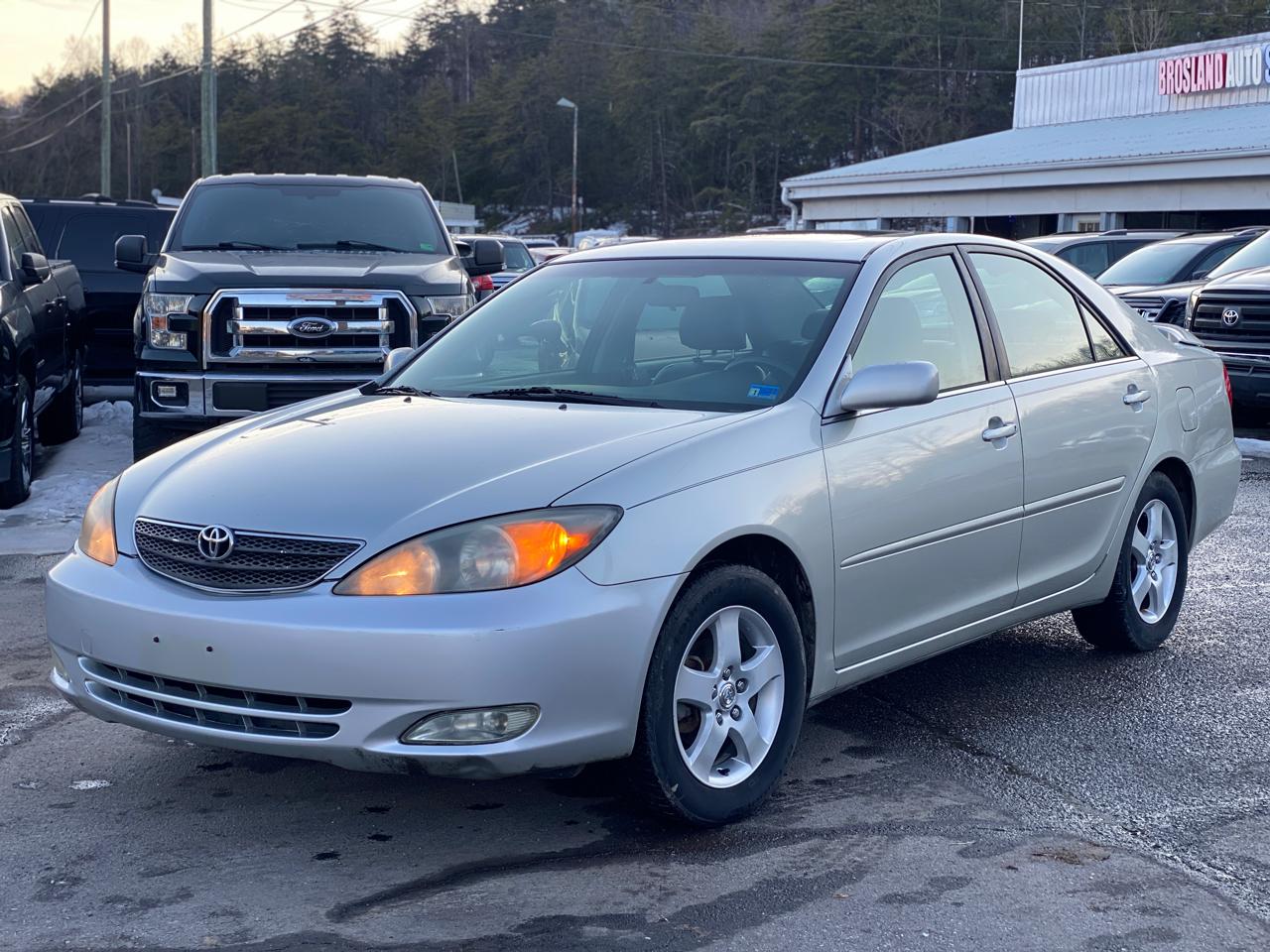Toyota Camry XLE 4D Sedan 2002