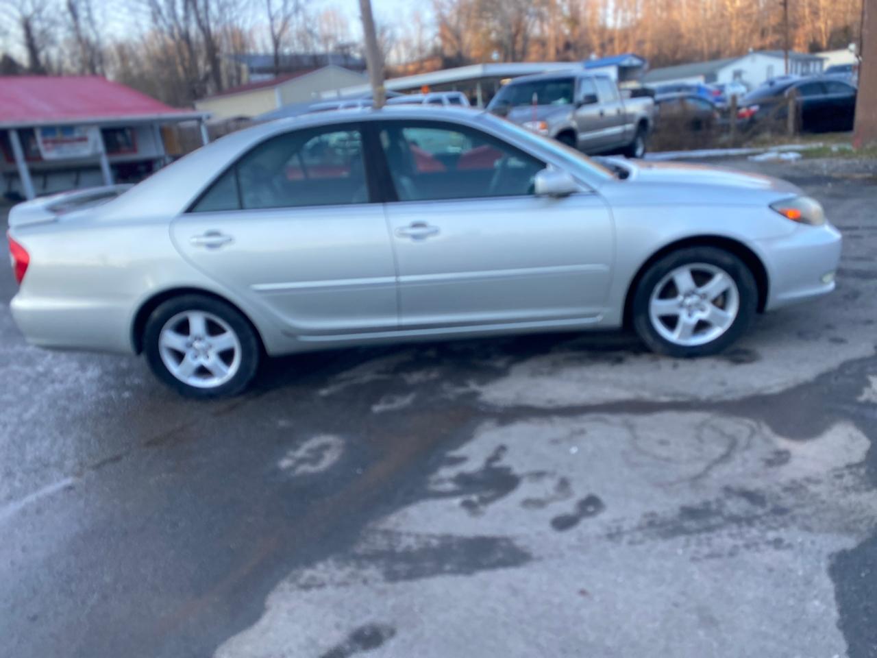 Toyota Camry XLE 4D Sedan 2002