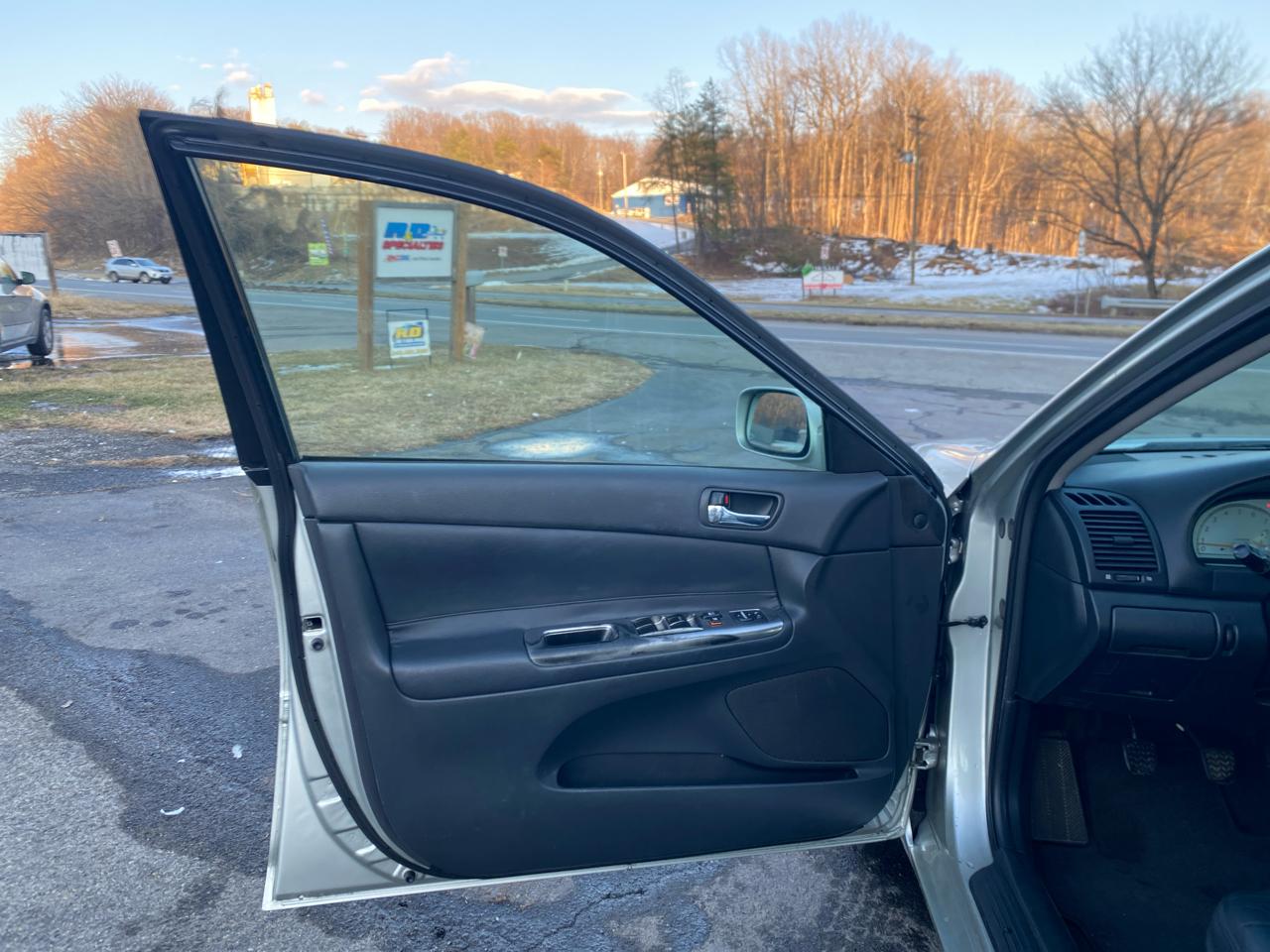 Toyota Camry XLE 4D Sedan 2002