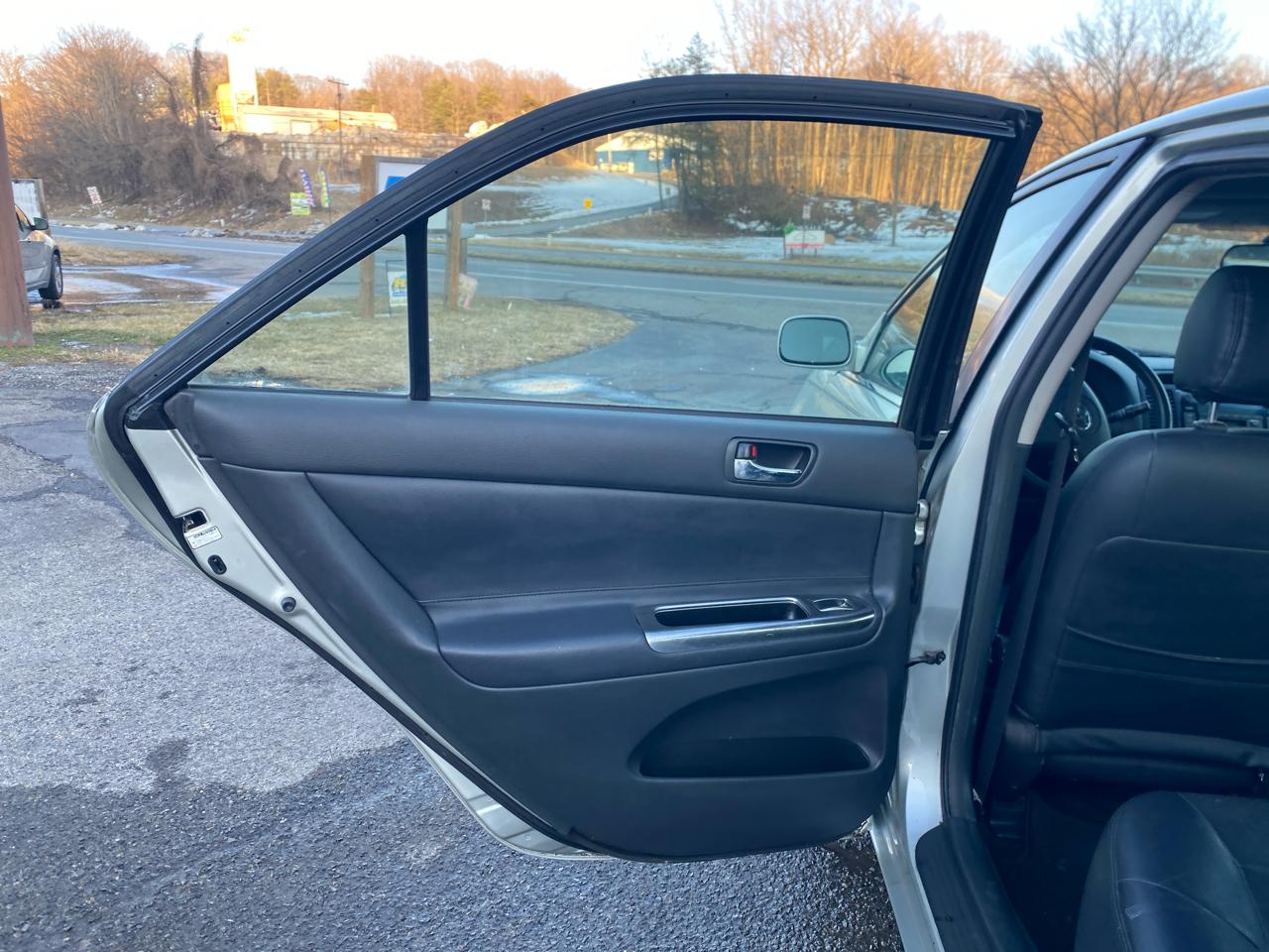 Toyota Camry XLE 4D Sedan 2002